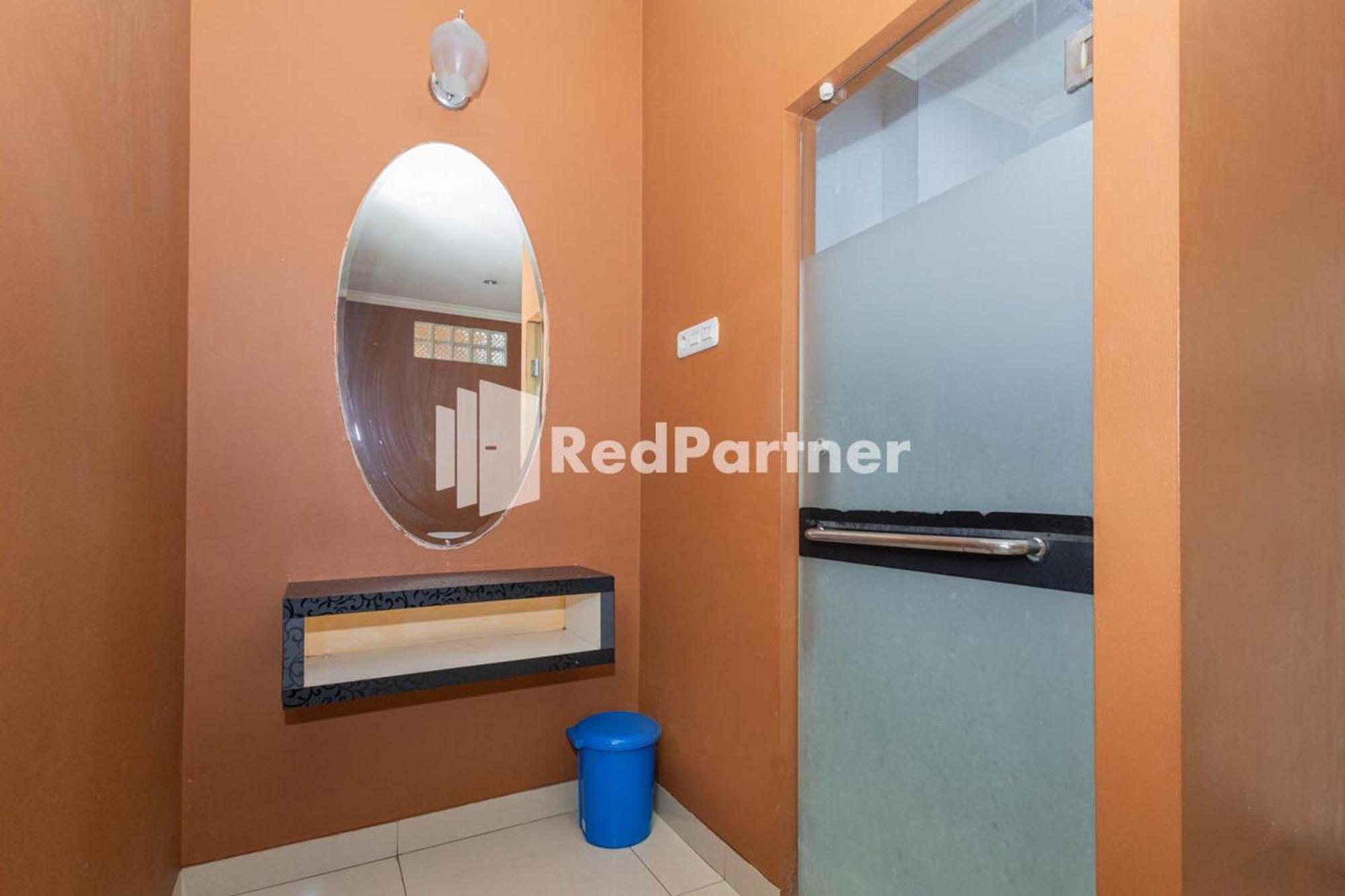 Star Hotel Jaksa Mitra Reddoorz Jakarta Eksteriør billede