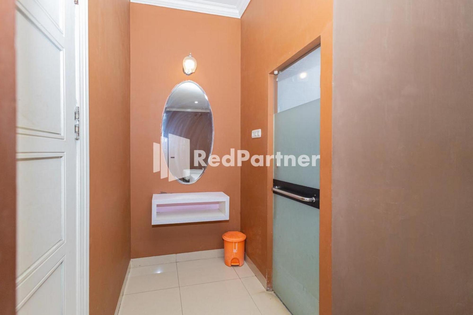 Star Hotel Jaksa Mitra Reddoorz Jakarta Eksteriør billede
