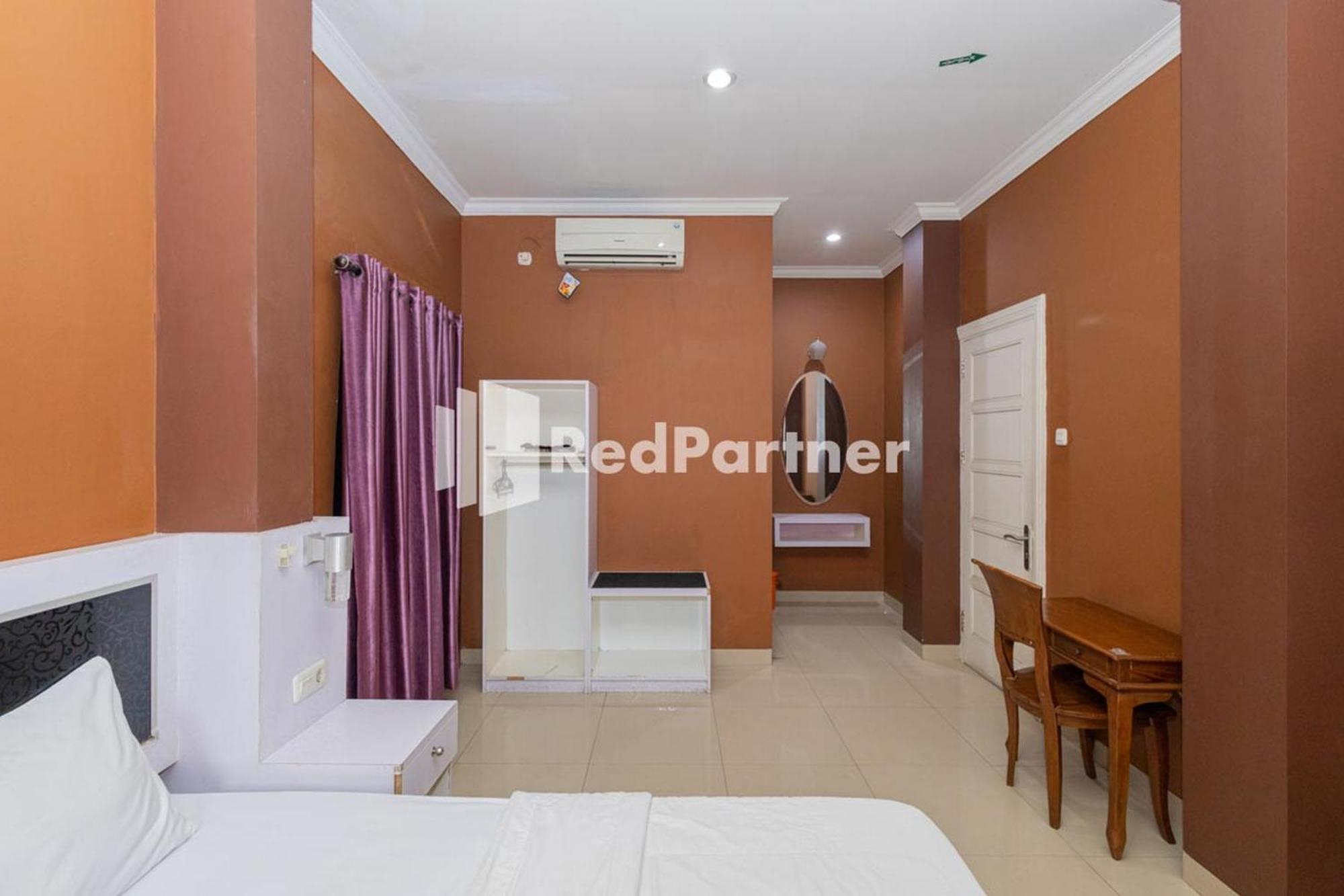 Star Hotel Jaksa Mitra Reddoorz Jakarta Eksteriør billede